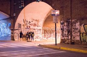 Pegatineando en los tuneles de Rosario