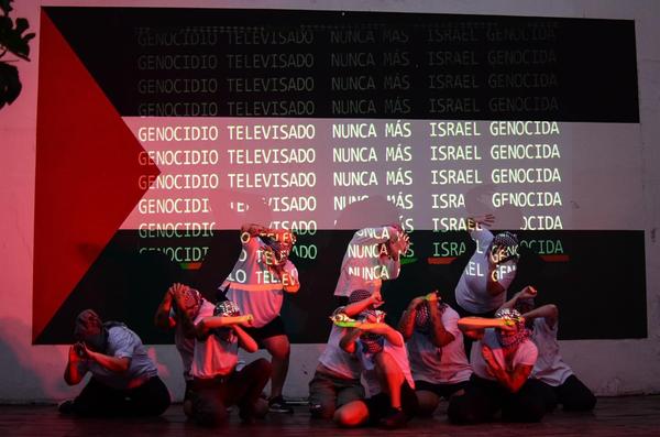 Performance palestina genocidio televisado