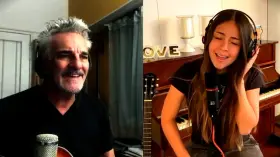 Con imágenes impactantes, show de luces y una emotiva canción de Rubén Goldín, numerosas instituciones intentan visibilizar los incendios en los humedales