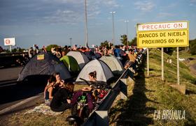 Distintas organizaciones ambientalistas de Rosario, y vecinos autoconvocados de la ciudad, se movilizaron este sábado exigiendo la sanción de una Ley de Humedales