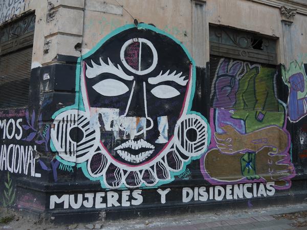 parte del mural colectivo, "mujeres y disidencias"
