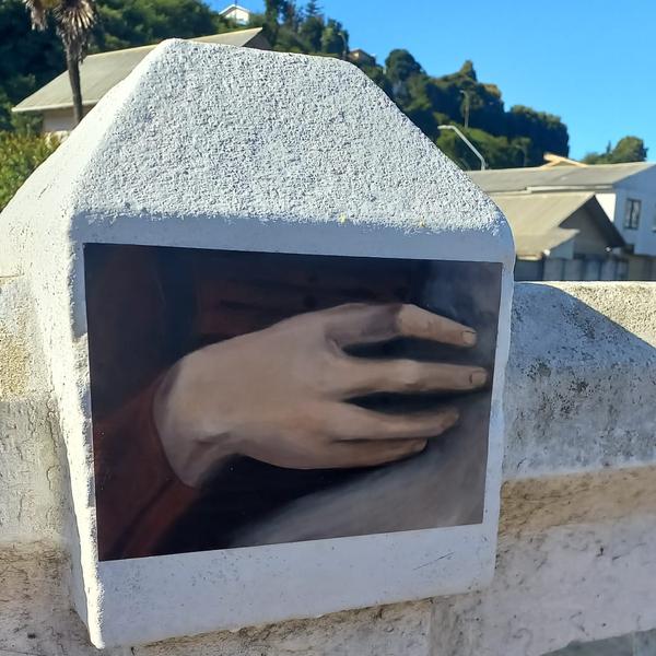 Una de las pinturas que componen la intervención