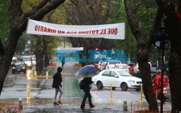 Foto de los pasacalles publicada al día siguiente en el Día